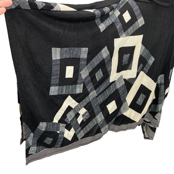 Arielle Cowl Neck Poncho Black Cream Geometric NWT $72 One Size Fits All - Picture 4 of 6